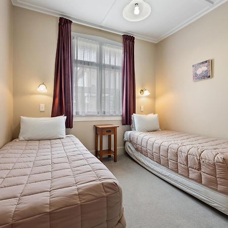 Tower Lodge Motel Invercargill Buitenkant foto