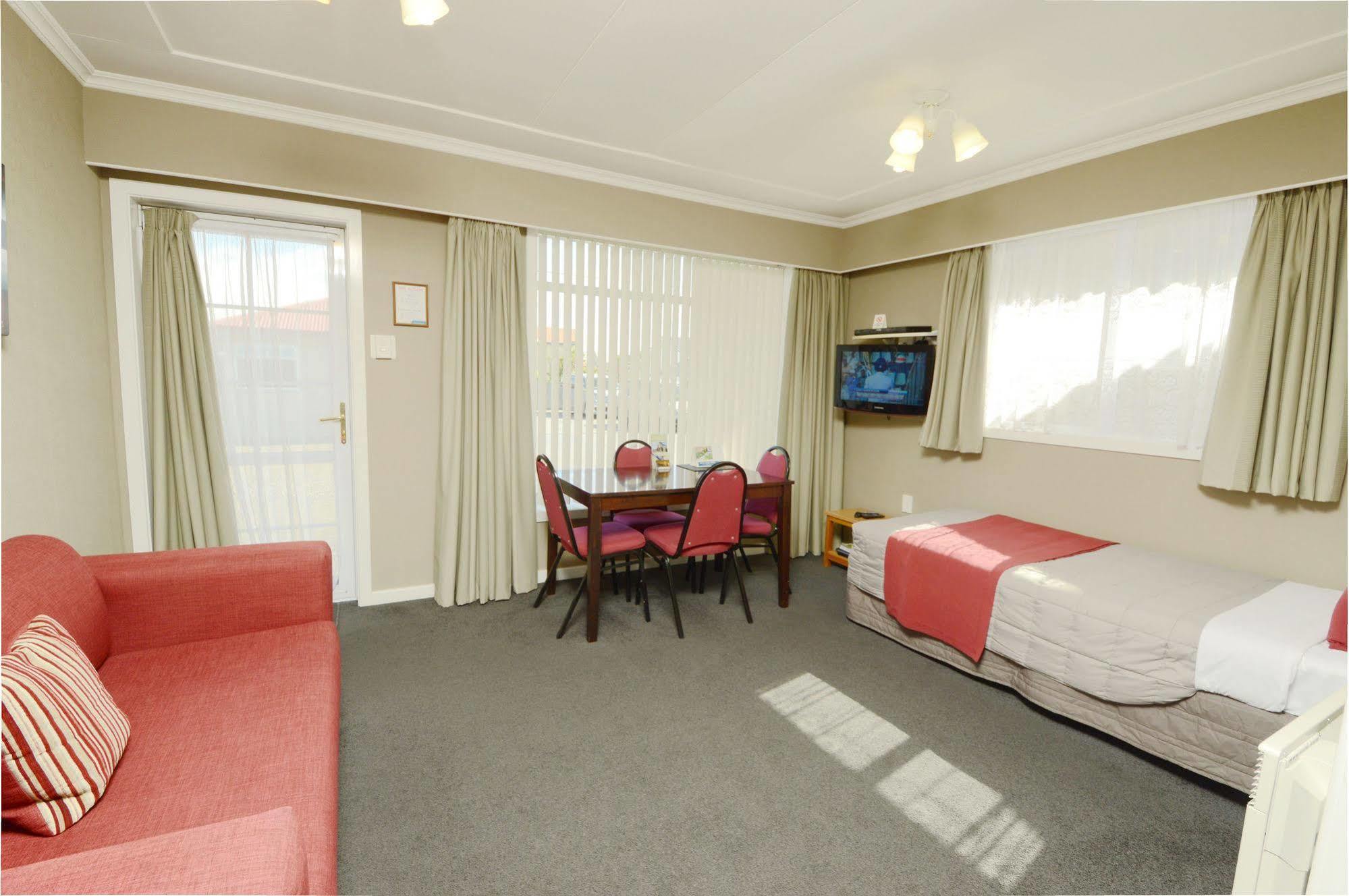 Tower Lodge Motel Invercargill Buitenkant foto
