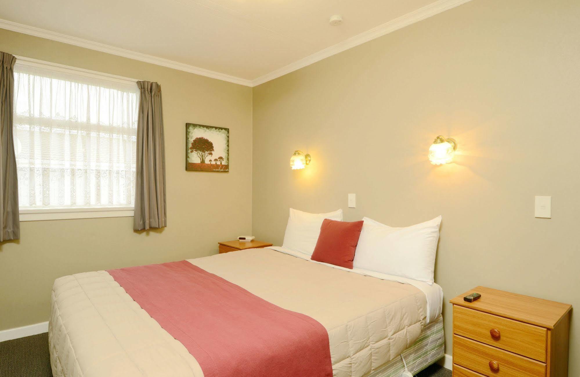 Tower Lodge Motel Invercargill Buitenkant foto